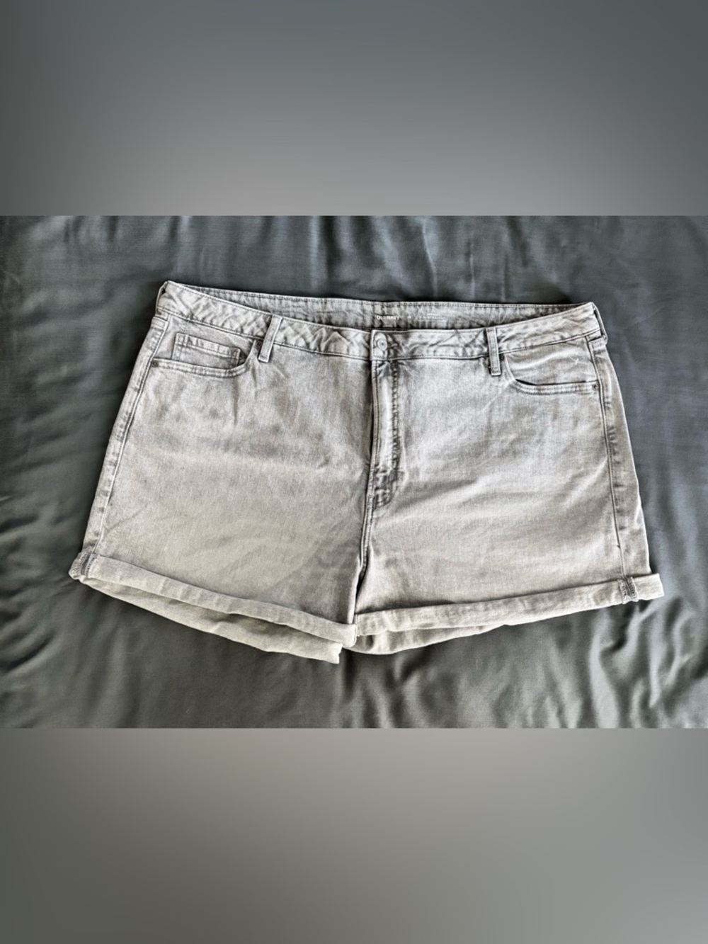 Old Navy Women's Light Gray Stonewashed High Rise Denim Shorts, Size: 26, NWOT